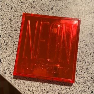 Neon Obsessions HUDA BEAUTY orange eyeshadow